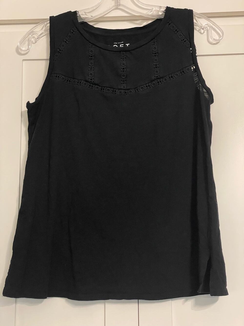 Ann Taylor LOFT black tank with crochet inserts XS 100% Cotton